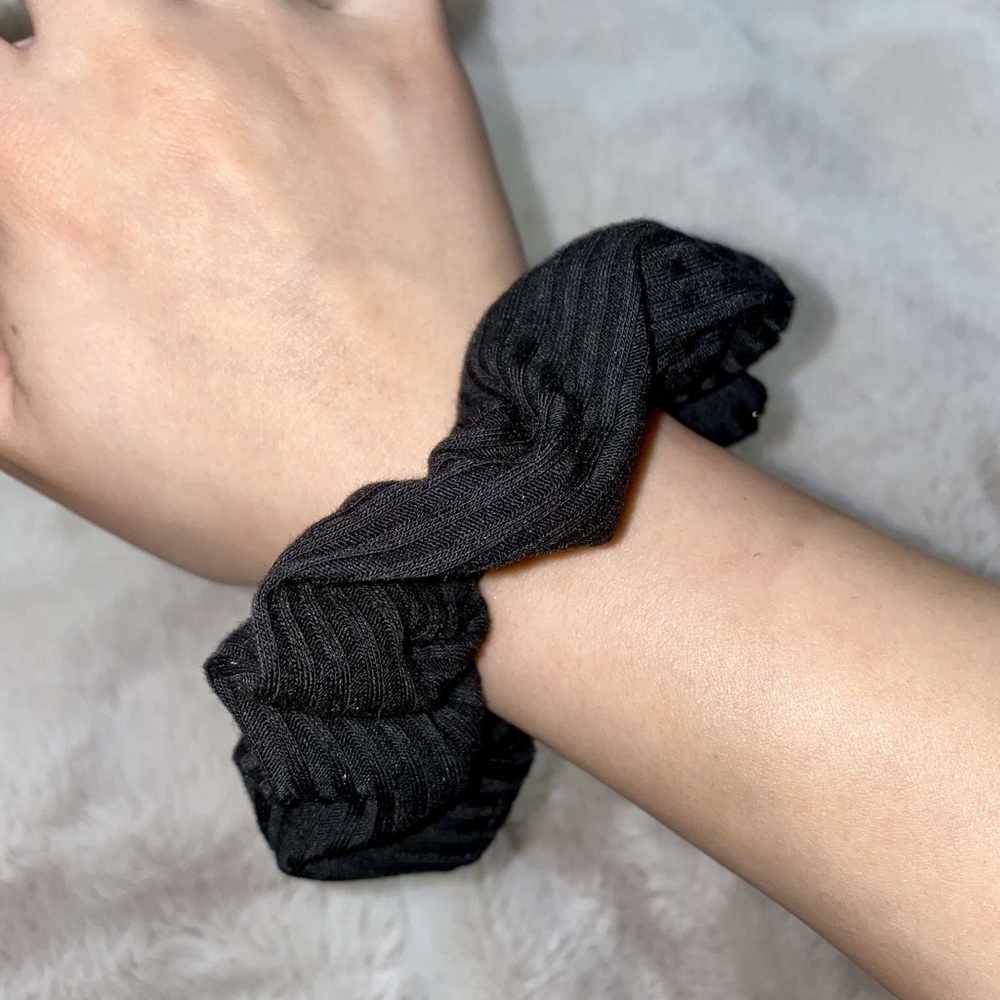 Zipper scrunchie